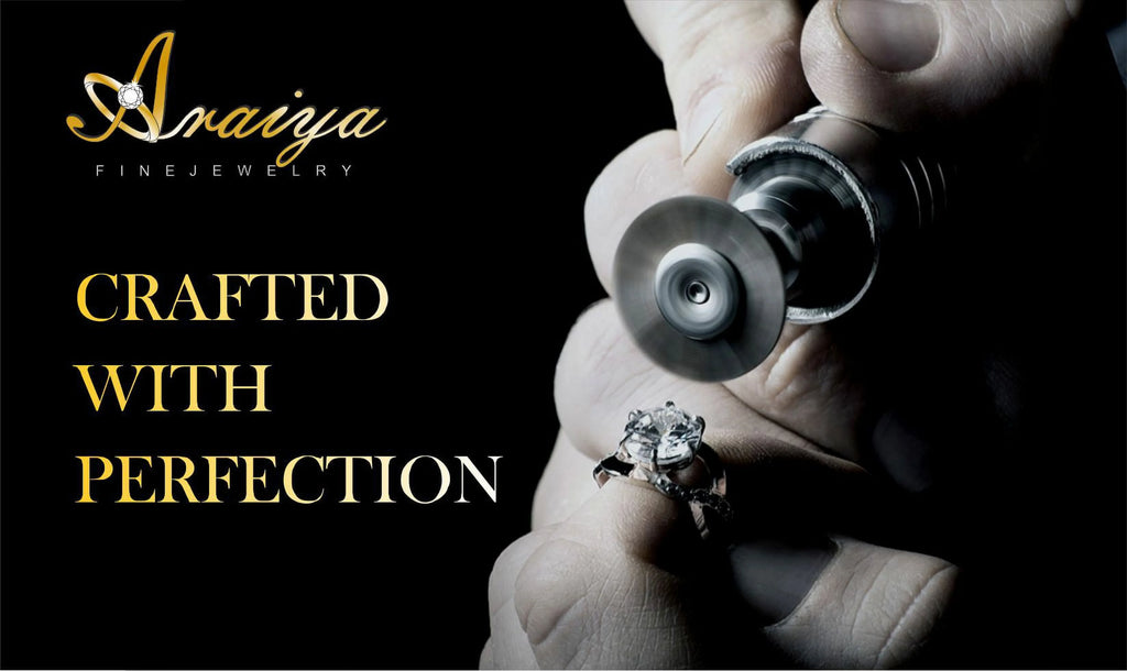 10K White Gold Diamond Solitaire Stud Earrings W638