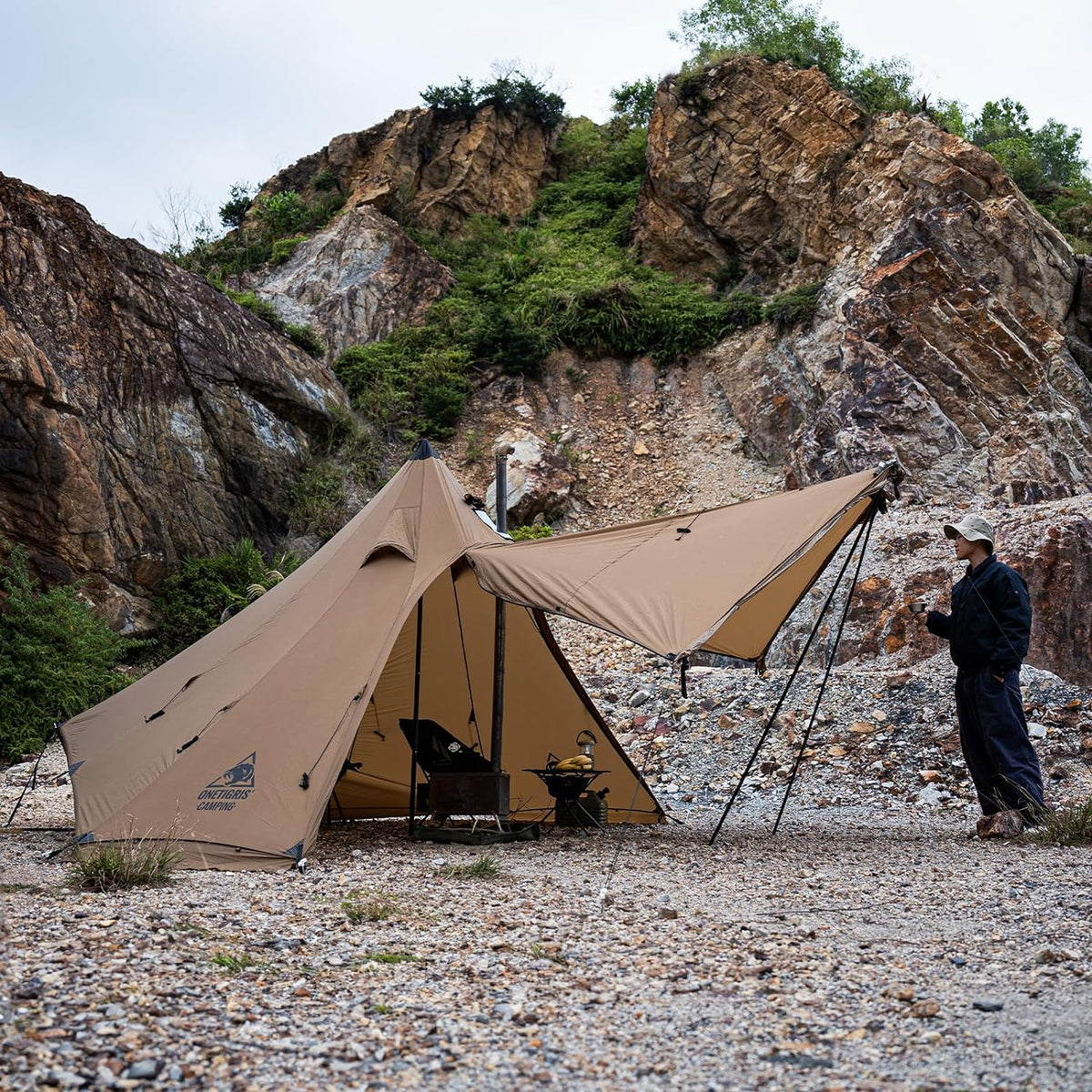 2-6 Person Hot Tent with Stove Jack E68515