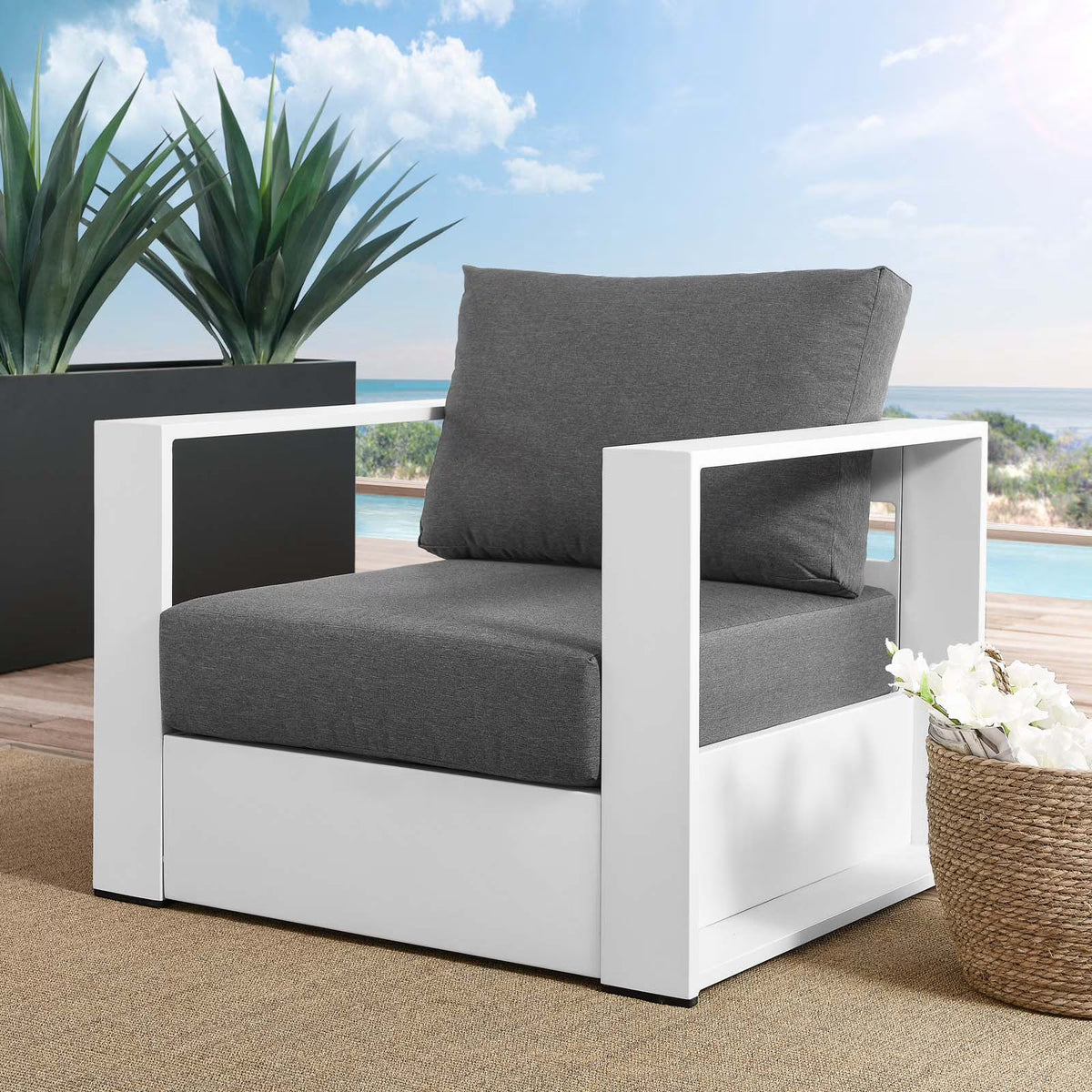 White Powder-Coated Aluminum Armchair Q4545