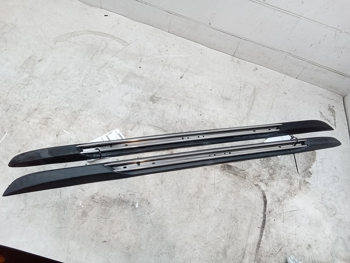 Pre-Owned Jeep Grand Cherokee Roof Rack Rails M246197