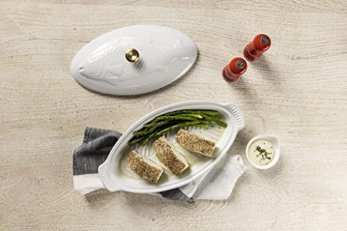 Oval Fish Baker, 1.7qt., Cerise C96419