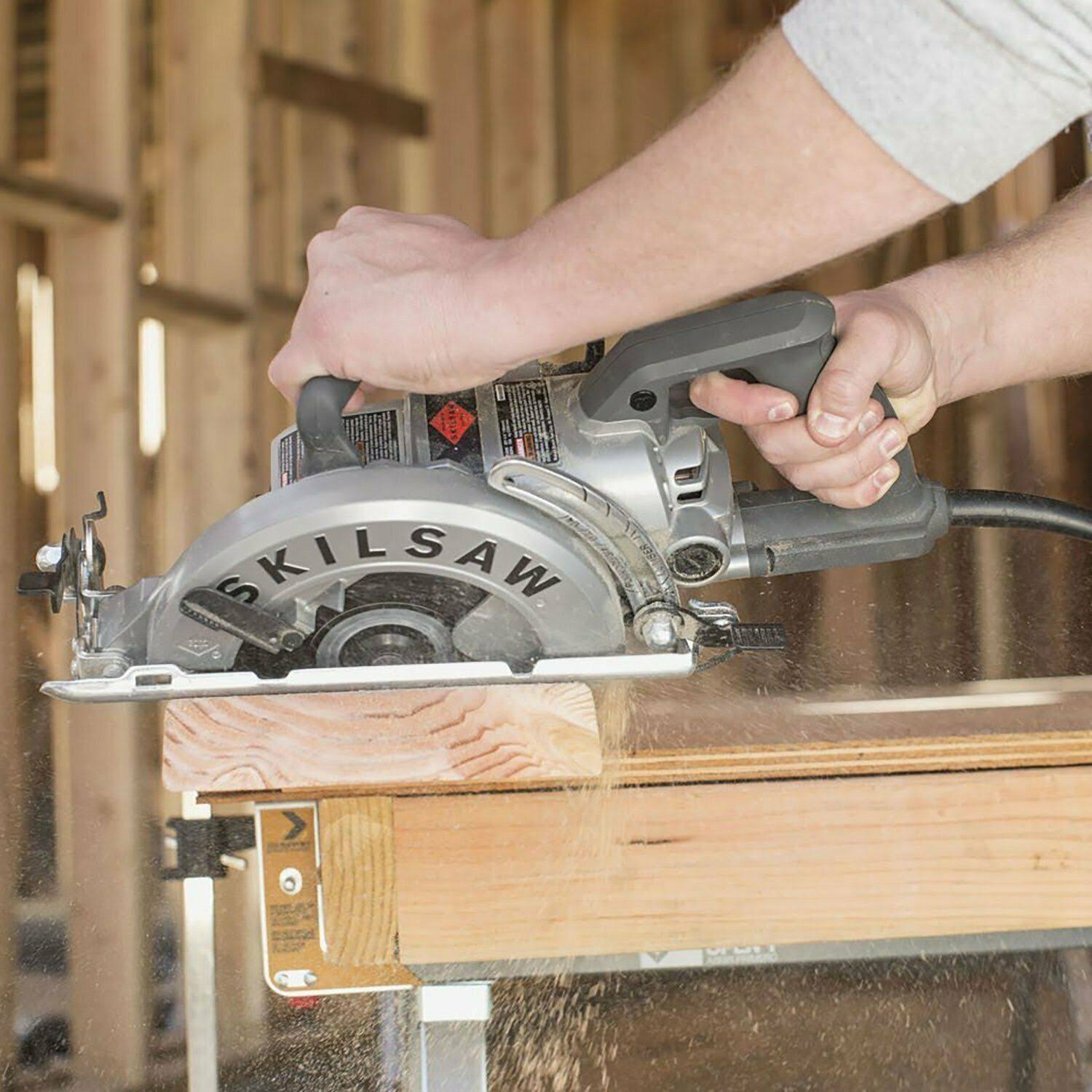 7-1/4x22 Worm Drive Circular Saw X496015
