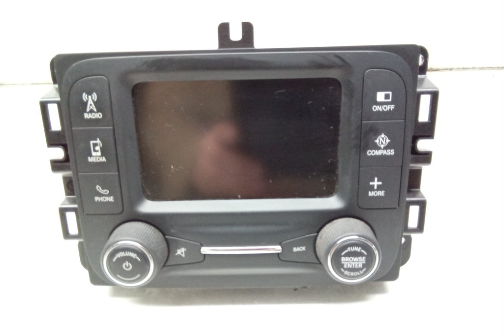 Pre-Owned 15 2015 Jeep Renegade Radio Receiver Display 5.0 Touchscreen OEM O50229