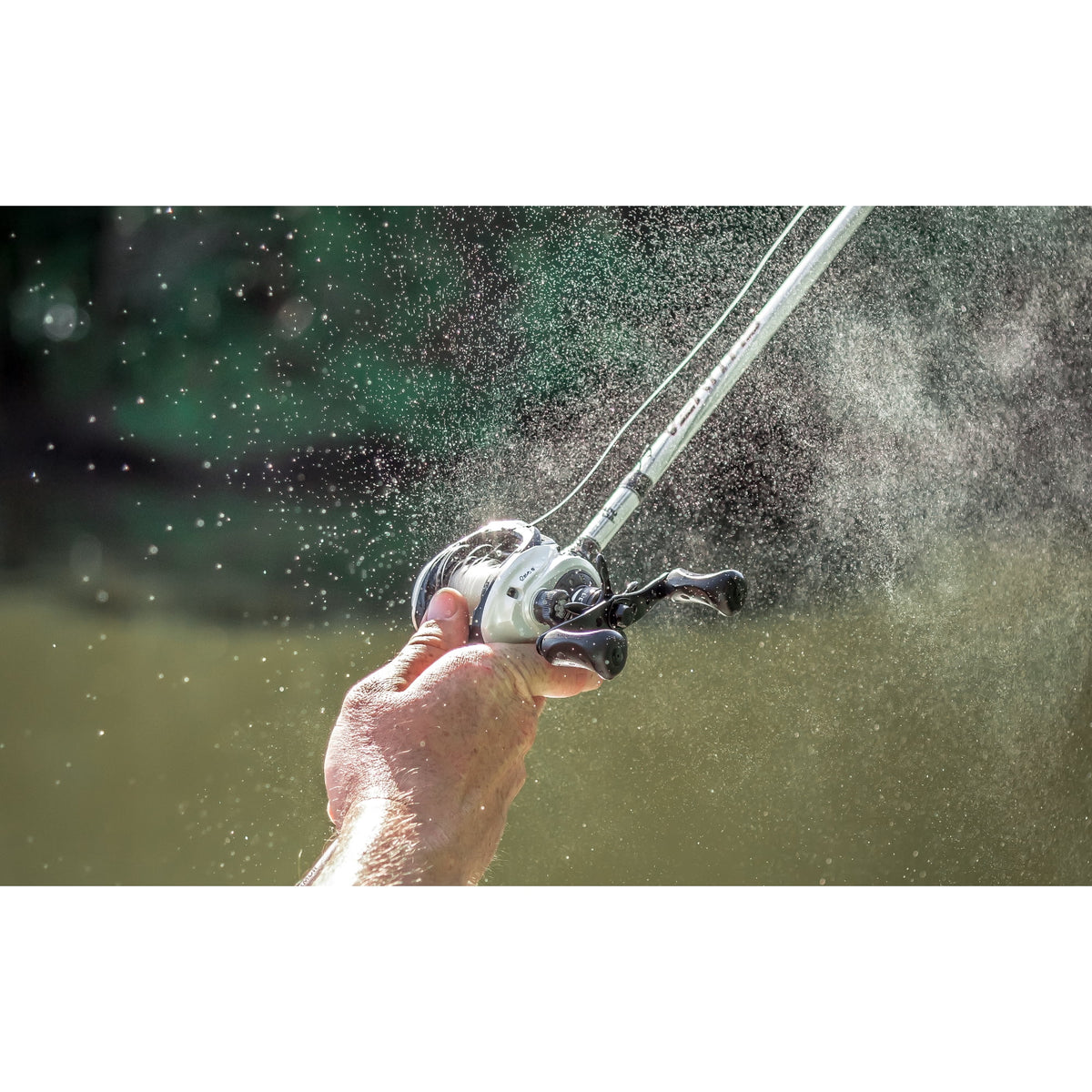 Low Profile Baitcast Fishing Reel E657179