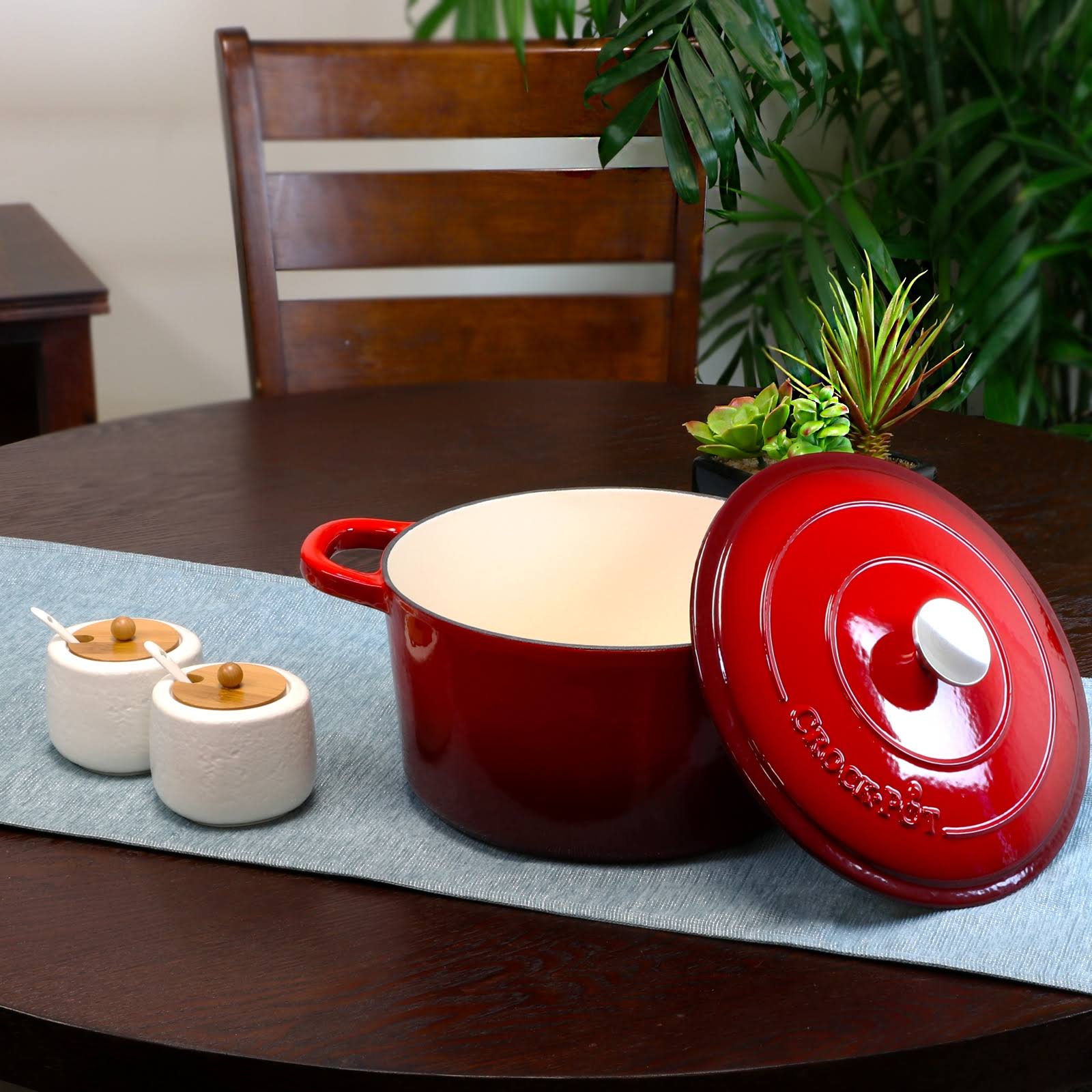 Scarlet Red 7-Quart Cast Iron Dutch Oven Q982116